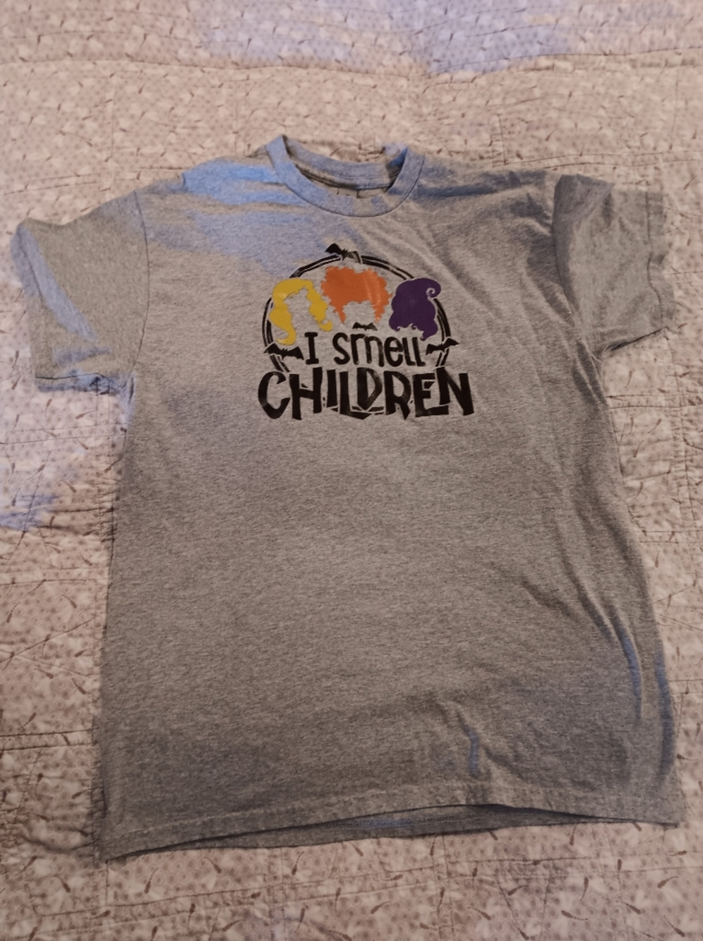 Gildan Gray  "I Smell Children" Graphic Tee with Yellow Orange Purple Design